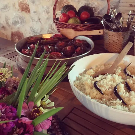 Susam Suites Bed and Breakfast